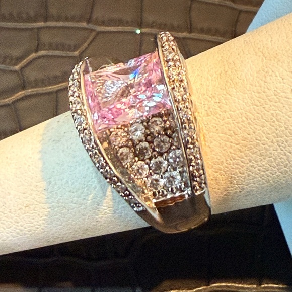 Pink Stone Ring - Picture 4 of 7